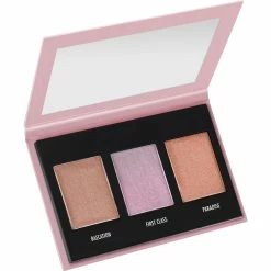 Outlet 🧨 Black Radiance True Complexion 3D Highlighter Palette 🌟